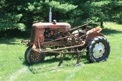 1941 Wards Twin Row with mounted cultivators (cletrac General)(owned by Russ Rolke)